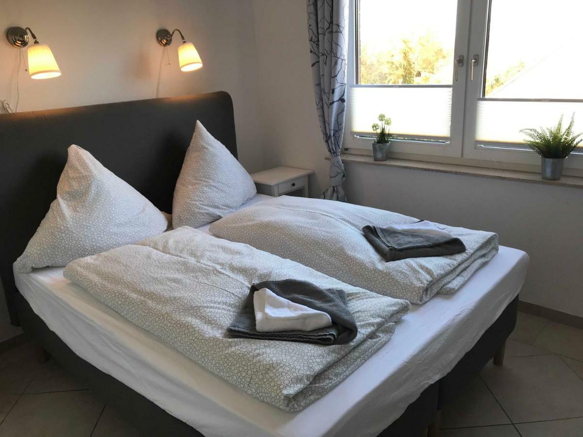 Wohnen Am Wanderweg Apartment Аурих Екстериор снимка